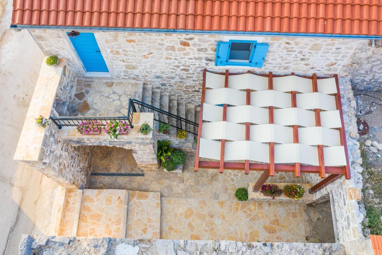 Holiday Home Lipa Nasa Nevidane Luaran gambar
